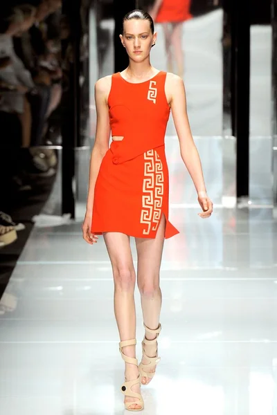 Look 25